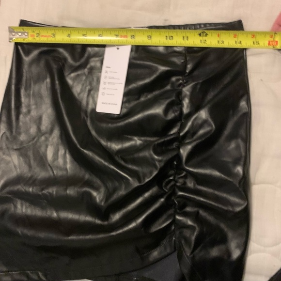 NWT Canton Walker Faux Leather Mini Skirt Pullon Women’s Size Medium - Picture 5 of 8